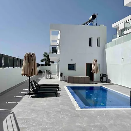 Siam, Great Views, Pool, A/c *
